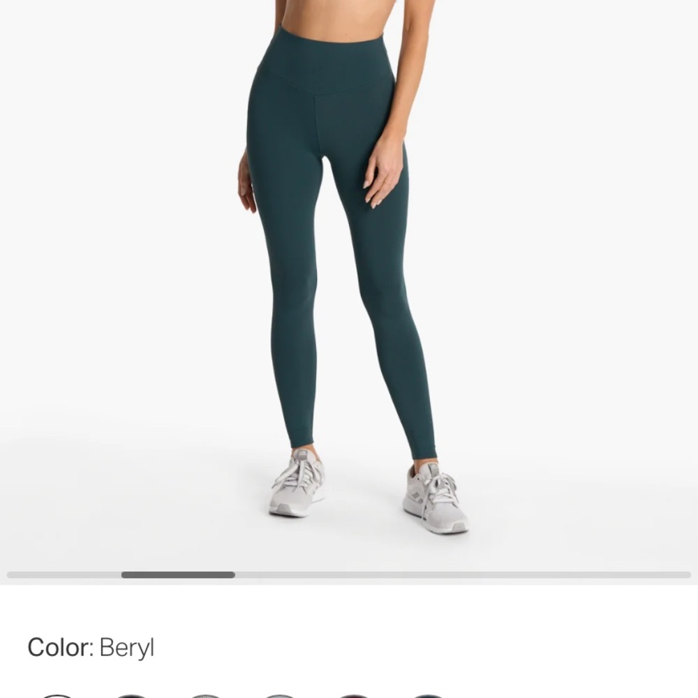 Vuori Chilled Out Legging size Small Color Beryl